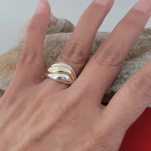 ❤️Size 7.5 Gorgeous 925 Sterling Silver and 14k Solid Yellow Gold Dome Ring!